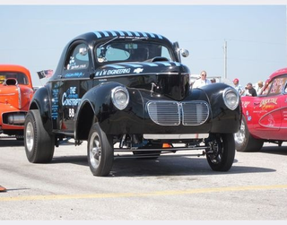 Illustration for article titled Vintage Drag Racing at Mid-America Motorplex